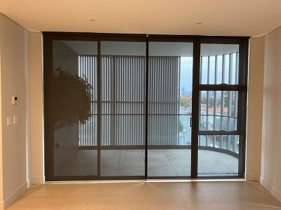 Transparent Roller blind